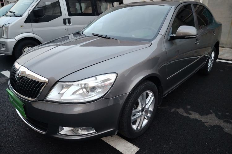 Used Skoda Octavia 2014 1.8TSI DSG Yijun Edition Guazi used car, China used car export, Used car for sale, Used cars, Cheapest cars for sale