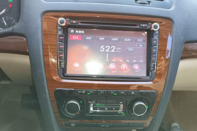 Used Skoda Octavia 2014 1.6L Automatic Yijun Edition Audio And AC Panel