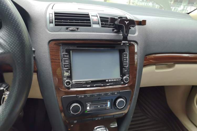 Used Skoda Octavia 2014 1.6L Automatic Yijun Edition Audio And AC Panel