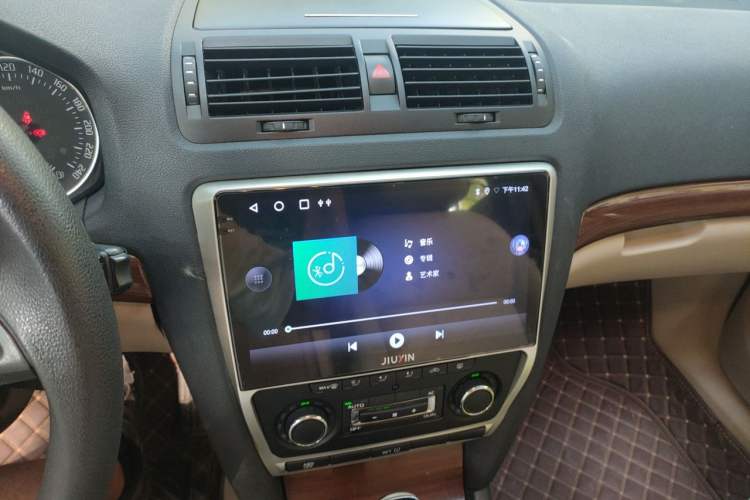 Used Skoda Octavia 2014 1.6L Automatic Yijun Edition Audio And AC Panel
