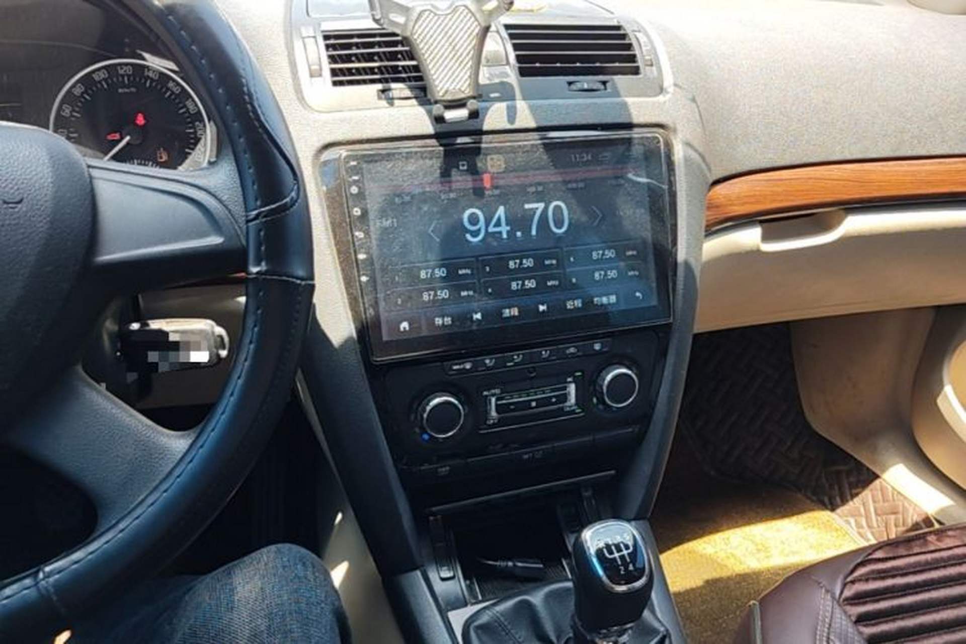 Used Skoda Octavia 2014 1.6L Manual Yijun Edition Audio And AC Panel