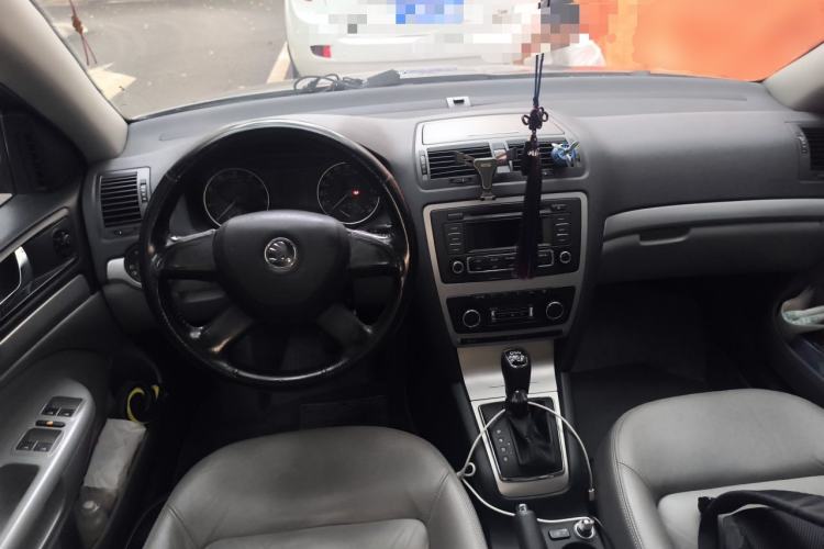 Used Skoda Octavia 2014 1.4TSI DSG Yijun Edition Center Console