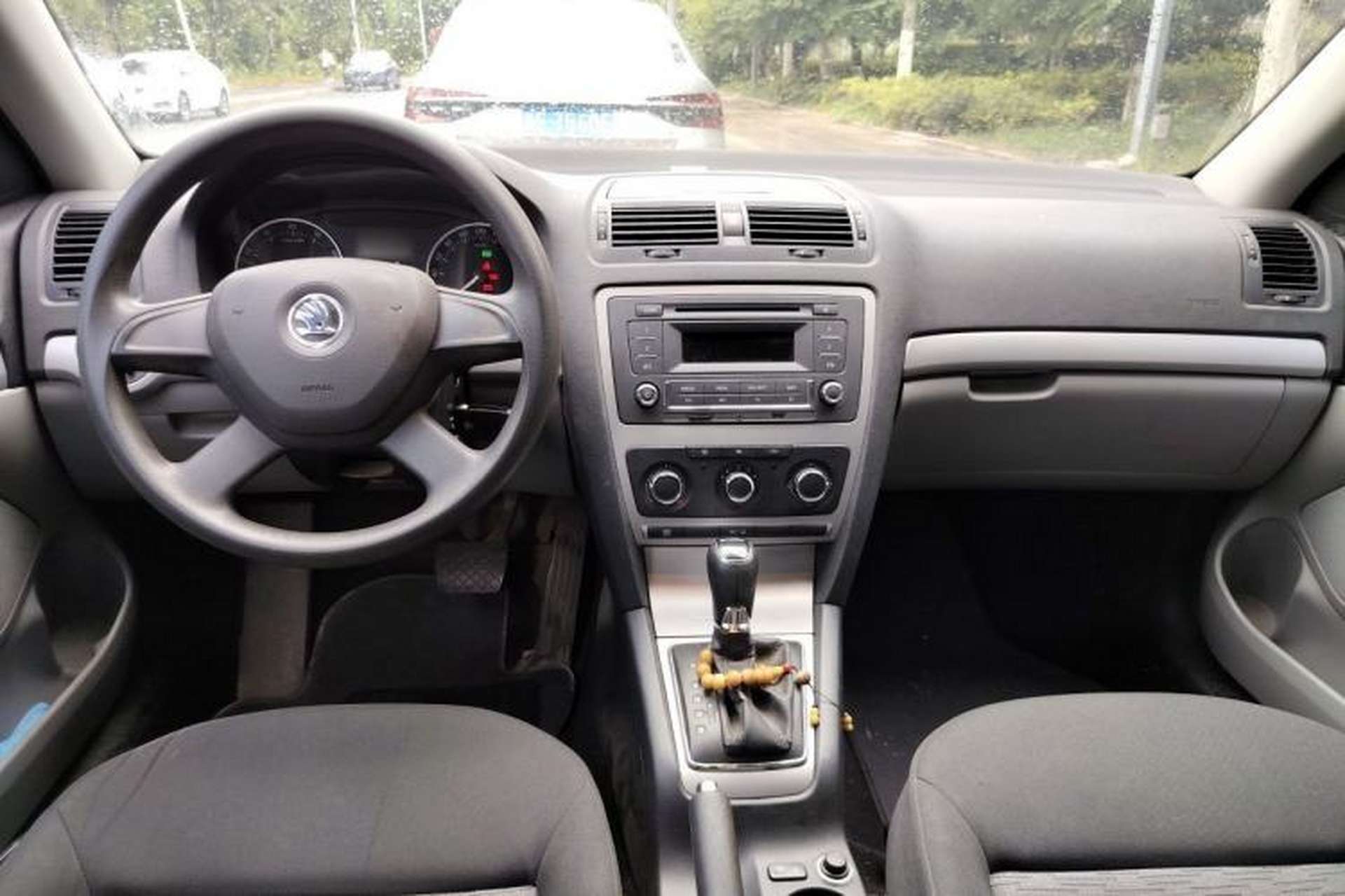 Used Skoda Octavia 2014 1.6L Automatic Yijie Edition Center Console