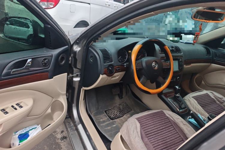Used Skoda Octavia 2014 1.6L Automatic Yijun Edition Driver Seat