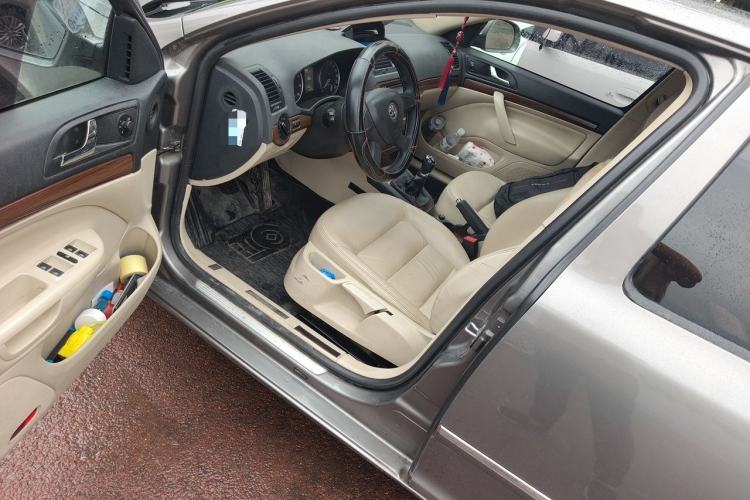 Used Skoda Octavia 2014 1.6L Manual Yijun Edition Driver Seat