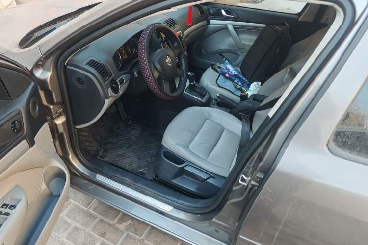 Used Skoda Octavia 2014 1.6L Automatic Yijie Edition Driver Seat