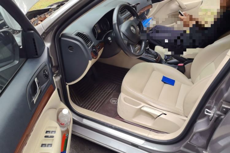 Used Skoda Octavia 2014 1.6L Automatic Yijun Edition Driver Seat