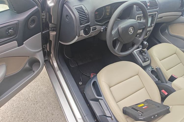 Used Skoda Octavia 2014 1.6L Automatic Yijie Edition Driver Seat