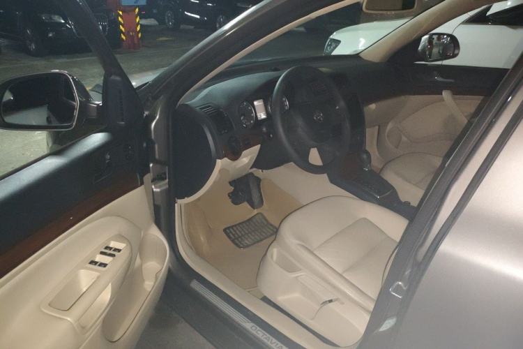 Used Skoda Octavia 2014 1.6L Automatic Yijun Edition Driver Seat