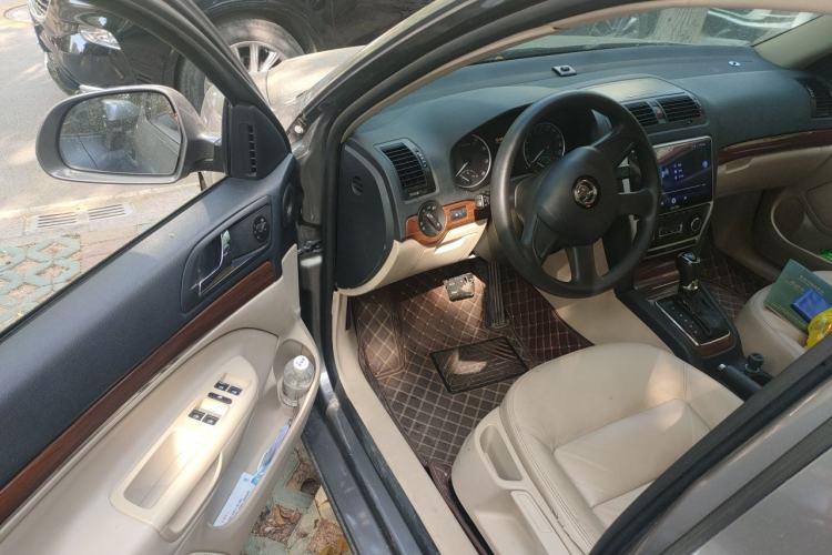 Used Skoda Octavia 2014 1.6L Automatic Yijun Edition Driver Seat