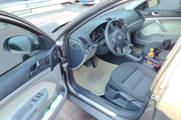 Used Skoda Octavia 2014 1.6L Automatic Yijie Edition Driver Seat