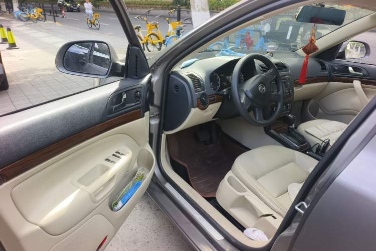 Used Skoda Octavia 2014 1.6L Automatic Yijun Edition Driver Seat
