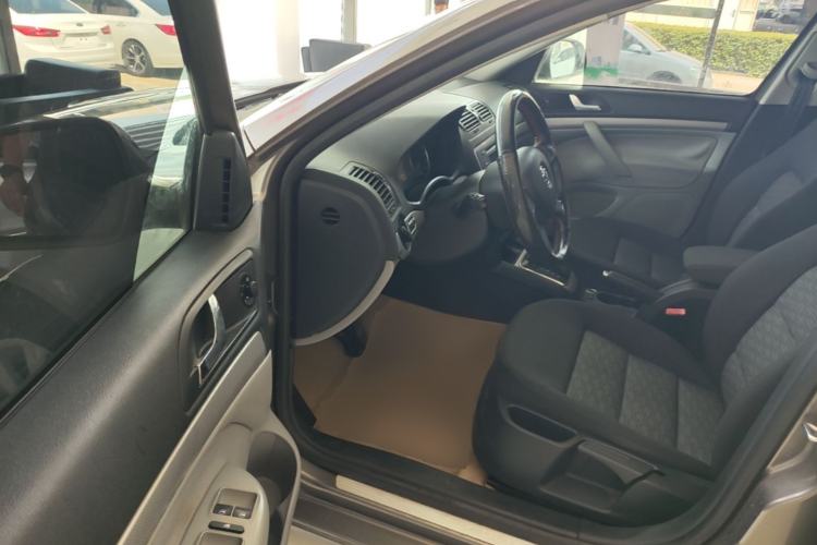 Used Skoda Octavia 2014 1.6L Automatic Yijie Edition Driver Seat