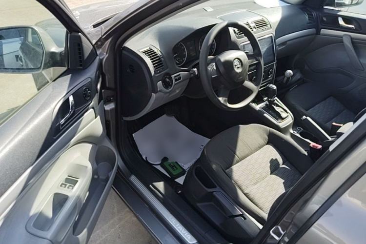 Used Skoda Octavia 2014 1.6L Automatic Yijie Edition Driver Seat
