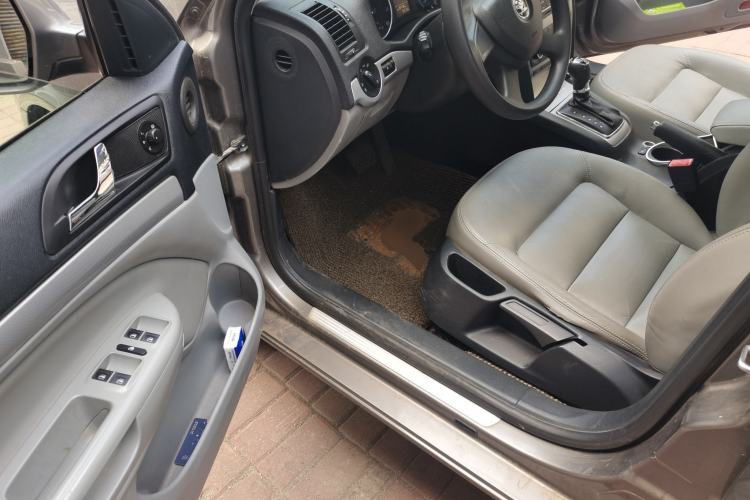 Used Skoda Octavia 2014 1.6L Automatic Yijun Edition Driver Seat