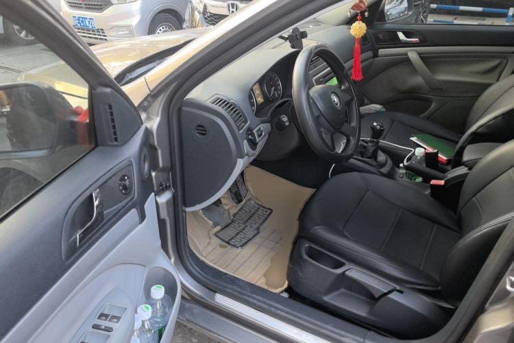 Used Skoda Octavia 2014 1.6L Manual Yijie Edition Driver Seat