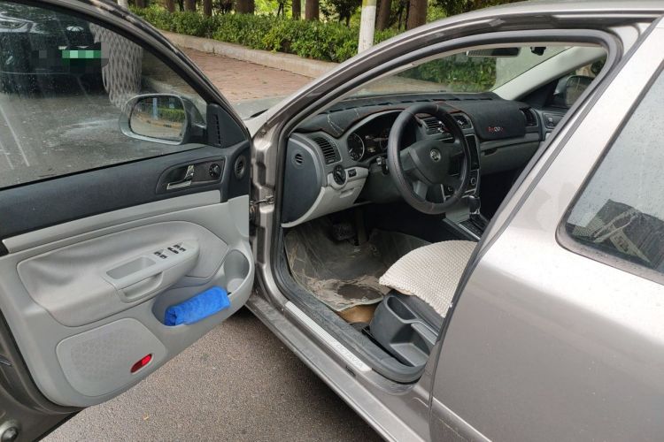 Used Skoda Octavia 2014 1.6L Automatic Yijie Edition Driver Seat