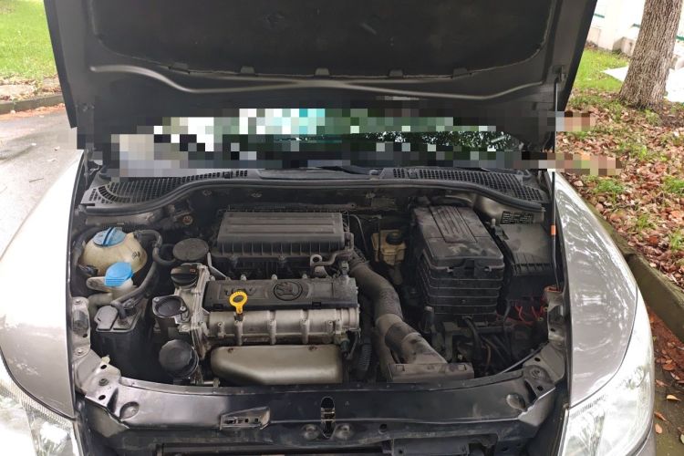 Used Skoda Octavia 2014 1.6L Automatic Yijun Edition Engine Bay