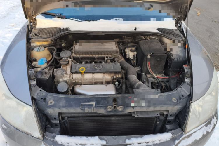 Used Skoda Octavia 2014 1.6L Automatic Yijun Edition Engine Bay