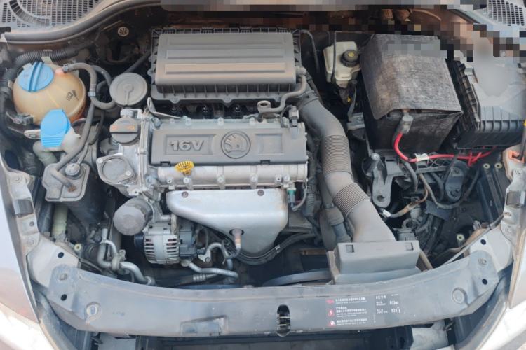 Used Skoda Octavia 2014 1.6L Automatic Yijie Edition Engine Bay