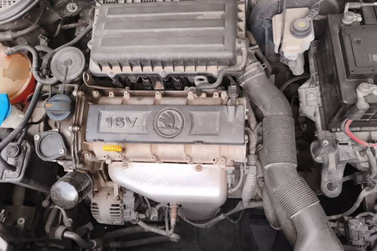 Used Skoda Octavia 2014 1.6L Manual Eado Edition Engine Bay