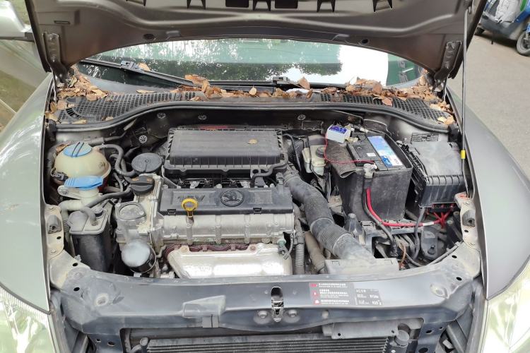 Used Skoda Octavia 2014 1.6L Automatic Yijun Edition Engine Bay
