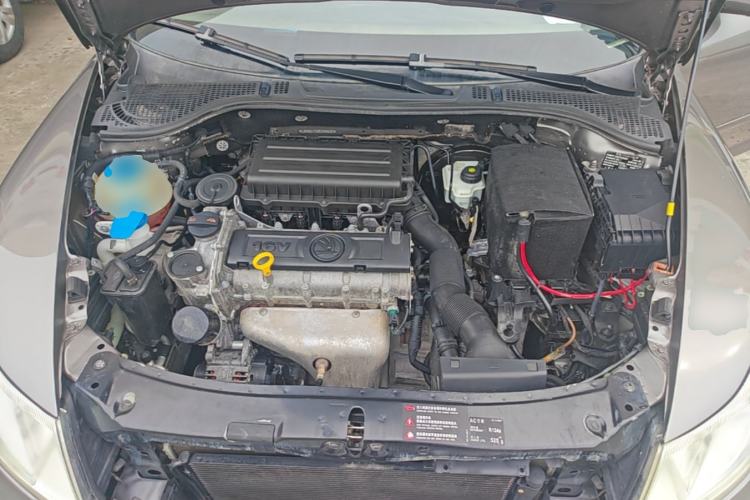 Used Skoda Octavia 2014 1.6L Automatic Yijie Edition Engine Bay