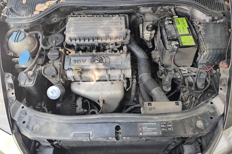 Used Skoda Octavia 2014 1.6L Manual Yijie Edition Engine Bay