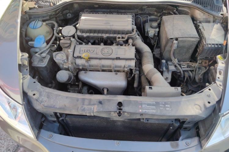 Used Skoda Octavia 2014 1.6L Automatic Yijie Edition Engine Bay