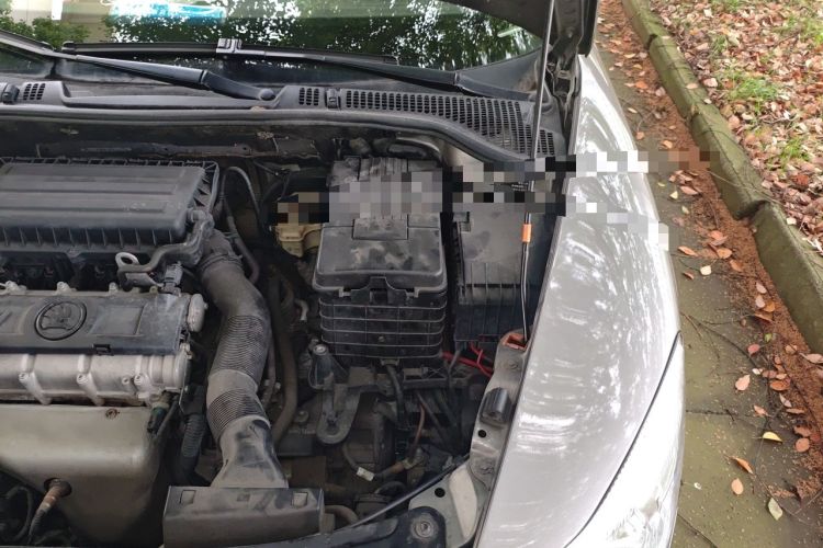 Used Skoda Octavia 2014 1.6L Automatic Yijun Edition Engine Bay Left