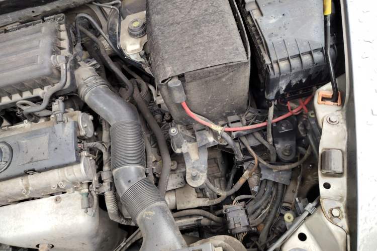 Used Skoda Octavia 2014 1.6L Automatic Yijie Edition Engine Bay Left