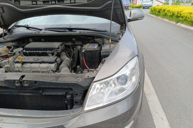 Used Skoda Octavia 2014 1.6L Automatic Eado Edition Engine Bay Left
