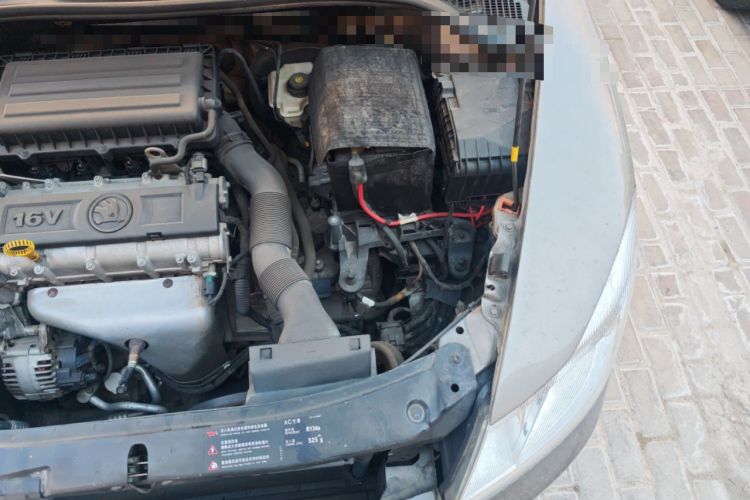 Used Skoda Octavia 2014 1.6L Automatic Yijie Edition Engine Bay Left