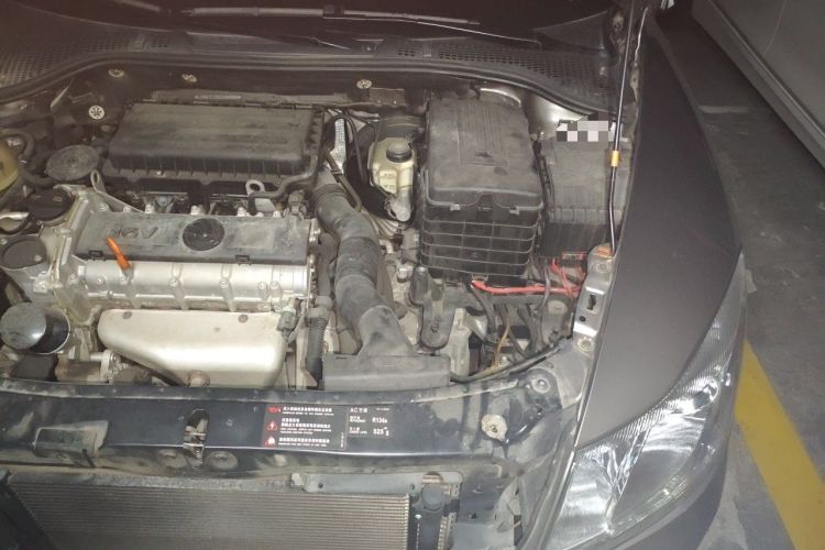 Used Skoda Octavia 2014 1.6L Automatic Yijun Edition Engine Bay Left