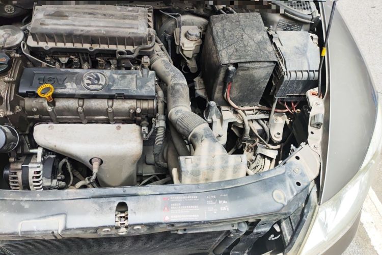 Used Skoda Octavia 2014 1.6L Manual Yijie Edition Engine Bay Left