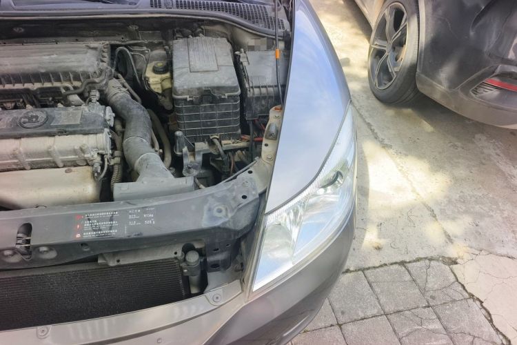 Used Skoda Octavia 2014 1.6L Automatic Yijun Edition Engine Bay Left