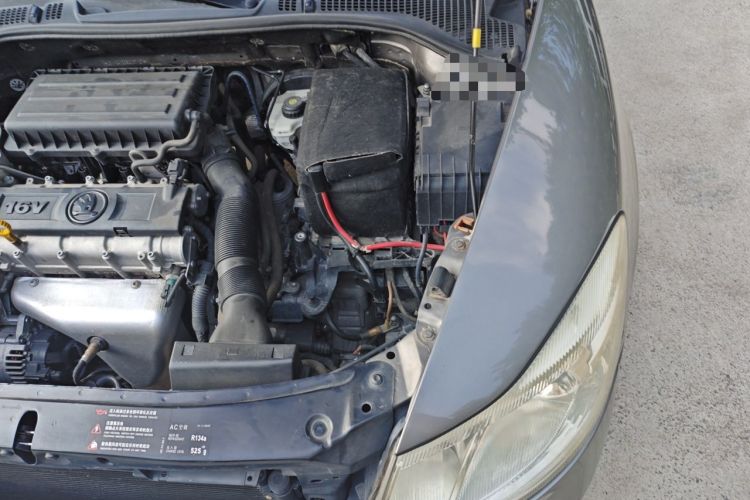 Used Skoda Octavia 2014 1.6L Automatic Yijie Edition Engine Bay Left