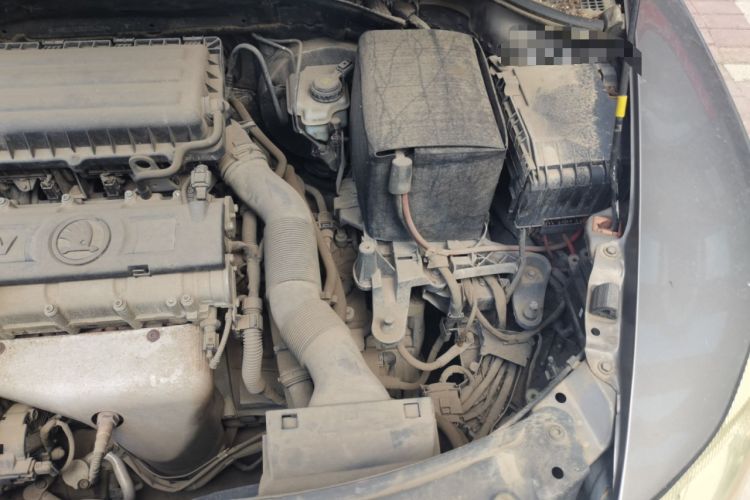 Used Skoda Octavia 2014 1.6L Automatic Yijun Edition Engine Bay Left