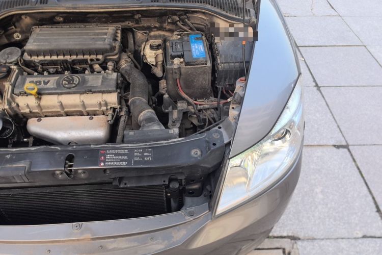 Used Skoda Octavia 2014 1.6L Manual Yijie Edition Engine Bay Left