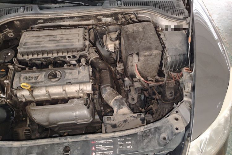 Used Skoda Octavia 2014 1.6L Automatic Yijie Edition Engine Bay Left