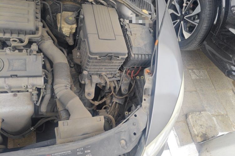 Used Skoda Octavia 2014 1.6L Automatic Yijie Edition Engine Bay Left