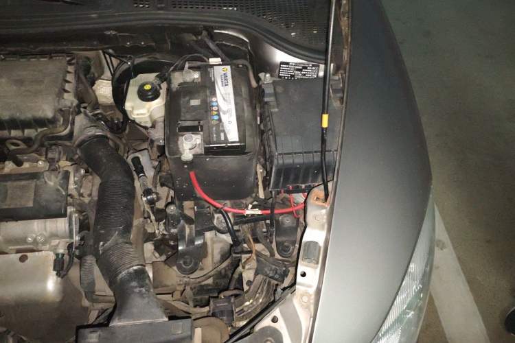 Used Skoda Octavia 2014 1.6L Manual Yijun Edition Engine Bay Left
