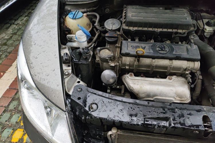 Used Skoda Octavia 2014 1.6L Automatic Yijun Edition Engine Bay Right