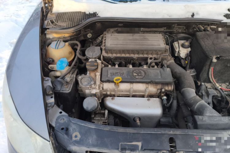 Used Skoda Octavia 2014 1.6L Automatic Yijun Edition Engine Bay Right