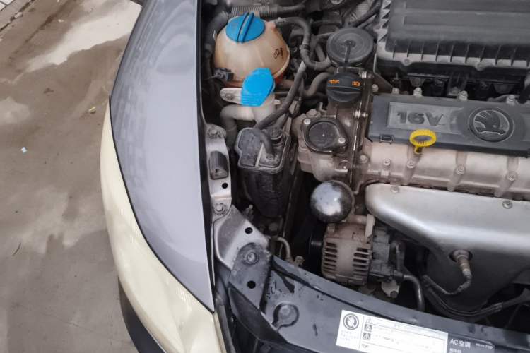 Used Skoda Octavia 2014 1.6L Manual Eado Edition Engine Bay Right