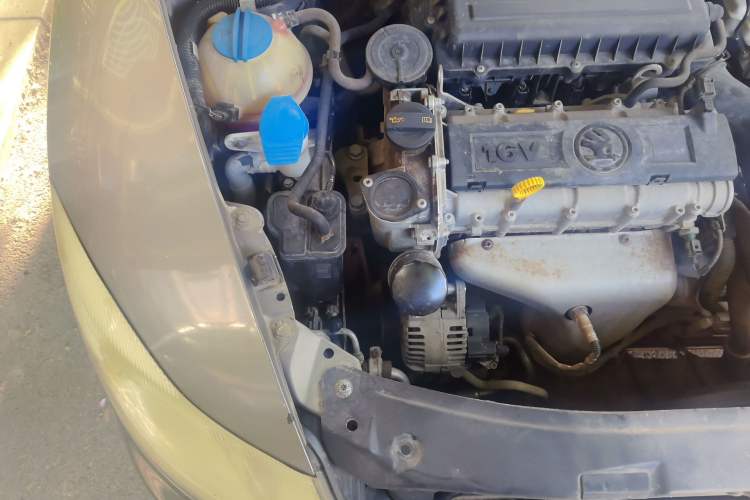 Used Skoda Octavia 2014 1.6L Automatic Eado Edition Engine Bay Right