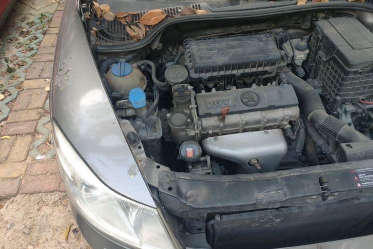 Used Skoda Octavia 2014 1.6L Automatic Yijun Edition Engine Bay Right