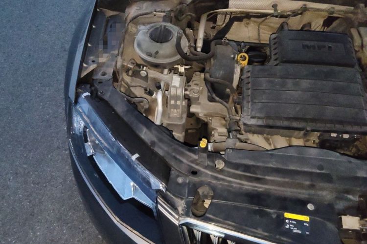 Used Skoda Octavia 2014 1.6L Manual Yijie Edition Engine Bay Right