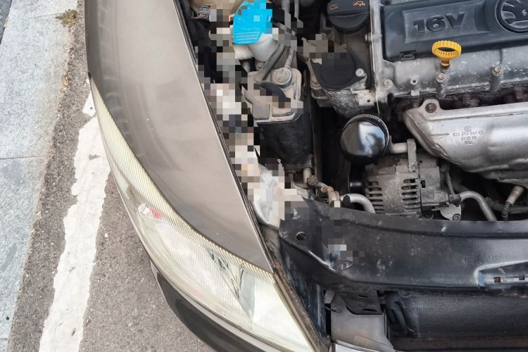 Used Skoda Octavia 2014 1.6L Automatic Yijun Edition Engine Bay Right