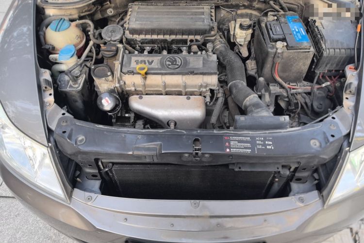 Used Skoda Octavia 2014 1.6L Manual Yijie Edition Engine Bay